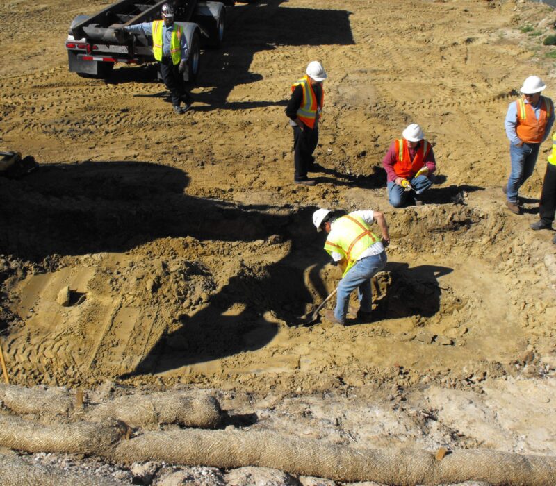 Harrier_Yuma_DSCF0031 construction workers watching one man dig in dirt