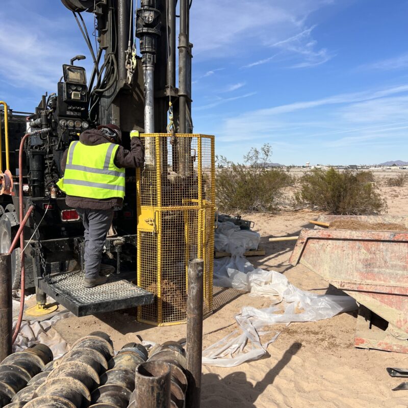 IMG_0284 large drilling equipment in sandy area